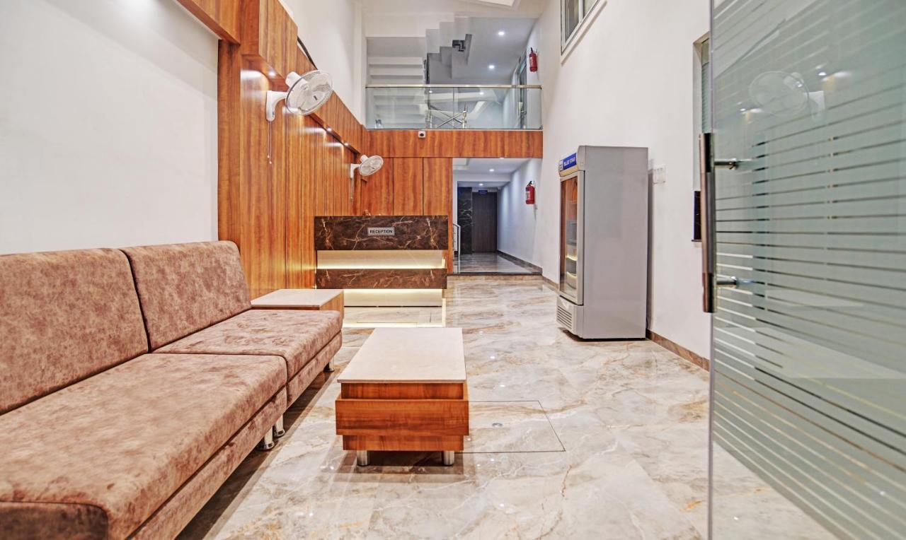 Treebo Shivaay Hotel Индор Екстериор снимка