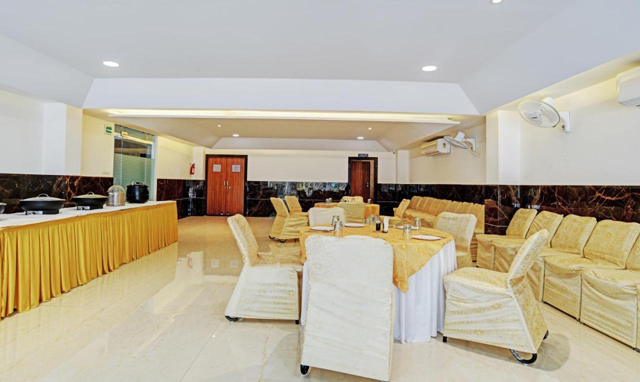 Treebo Shivaay Hotel Индор Екстериор снимка
