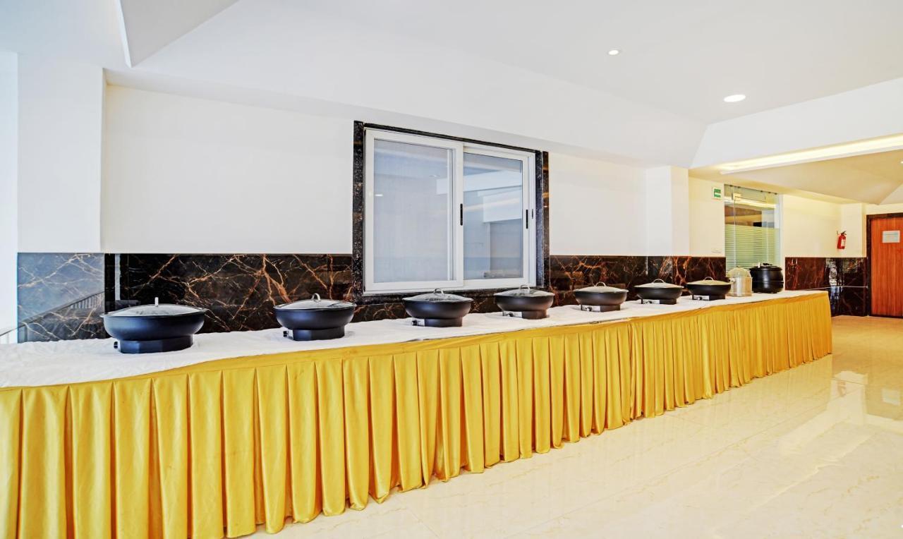 Treebo Shivaay Hotel Индор Екстериор снимка