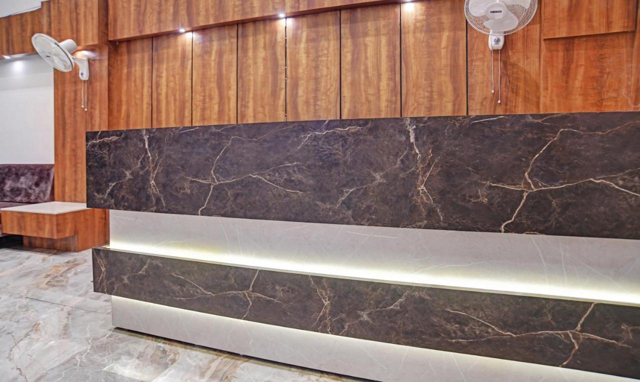 Treebo Shivaay Hotel Индор Екстериор снимка
