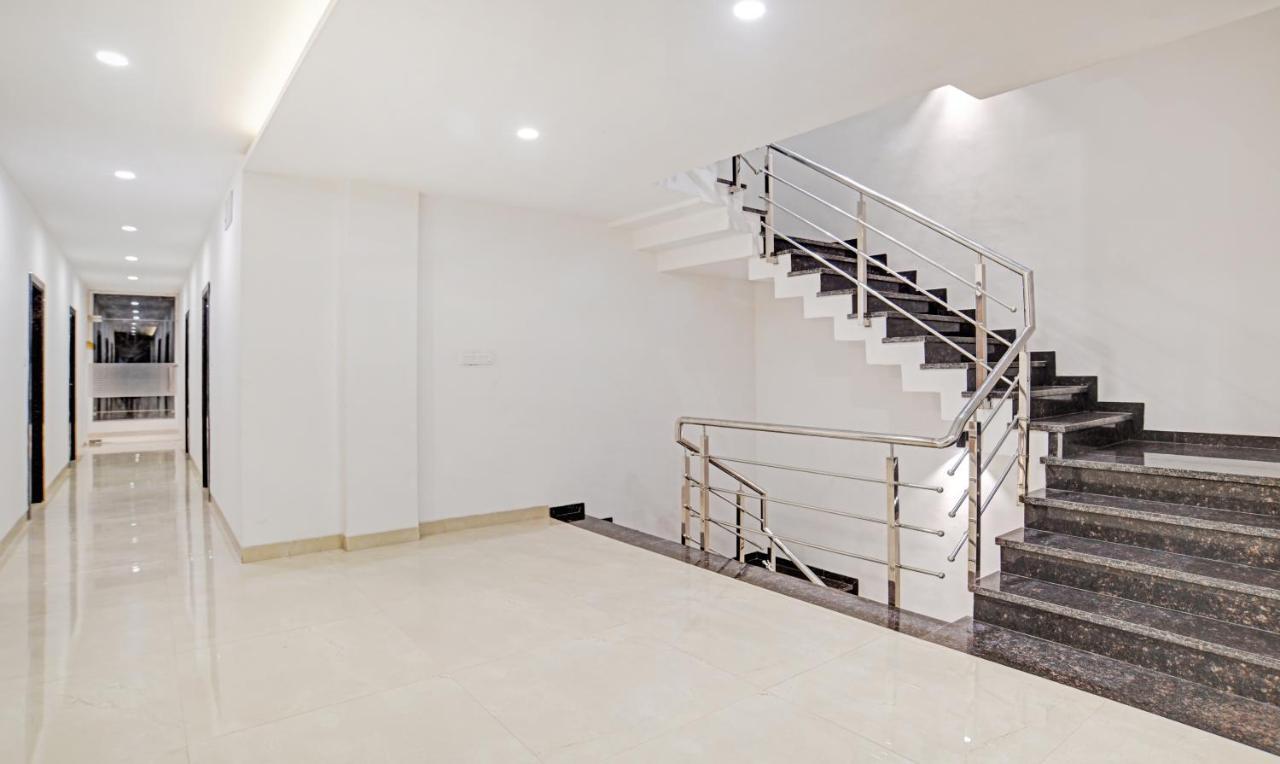 Treebo Shivaay Hotel Индор Екстериор снимка